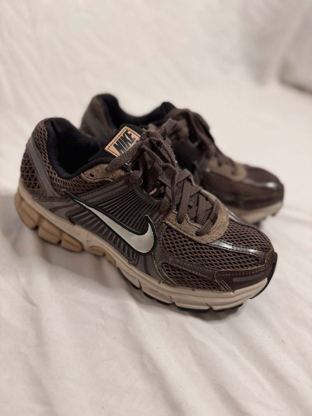 Nike Men's Brown and Tan Mesh Running Sneakers with Silver Swoosh